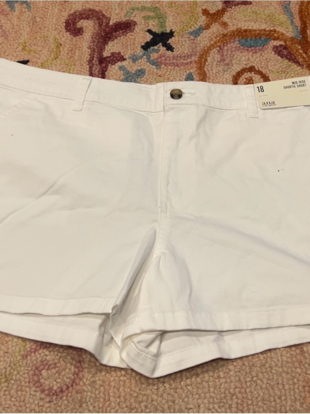 🎃a.n.a   white 3 1/2" Mid Rise Bermuda size 18 - Picture 4 of 7